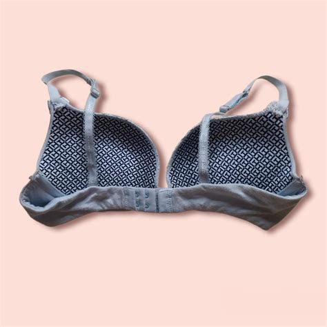 Brassiere Women S Fashion Undergarments And Loungewear On Carousell