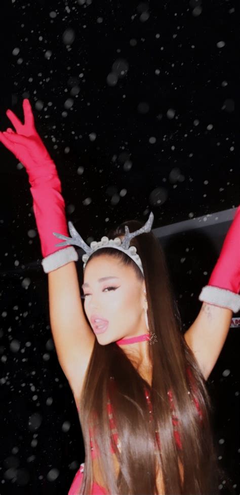 ariana grande christmas wallpaper | Ariana grande imagens, Looks ...