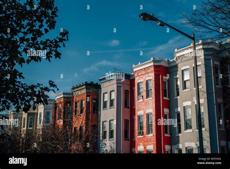 Washington dc row houses street hi-res stock photography and images - Alamy