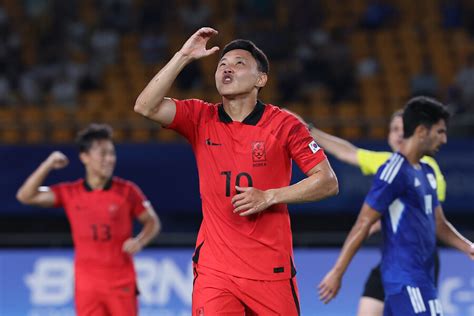 아시안게임 정우영 해트트릭 한국 쿠웨이트 9 0 대파e조 1위다득점까지 잡았다