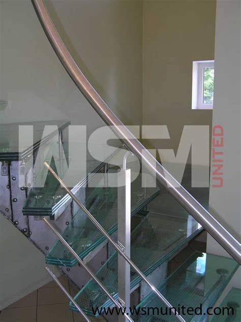 Contemporary Bespoke Glass Stairs Wsmu Ltd Curved Glass Staircases