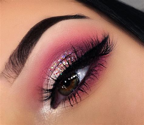 √ Light Pink Smokey Eye