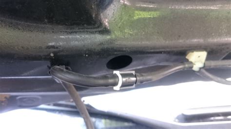 Обратный клапан омывателя — Nissan Almera Classic (B10), 1,6 л, 2008 ...