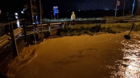 Maltempo Stop Alla Circolazione Dei Treni Su Varie Linee In Emilia