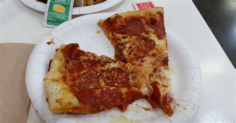 While You Are Dining: Pizza by the Slice at Sam's Club!