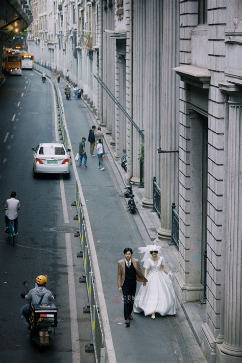 太有氛围感了！2023年一定要拍的港风婚纱照 新娘课堂 完美嫁衣婚纱摄影