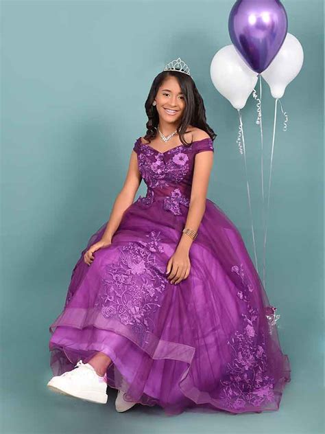 Vestido Morado Oscuro quinceañera Victor Color