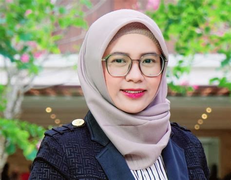 Pertama Di Indonesia Dosen Perempuan Its Raih Dr Willmar Schwabe Award