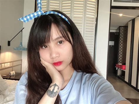 Hot Mom Th H M I Ng I M Chu I C A H Ng Ki M T Th Ng Ng I C L Ng Followers V T M T