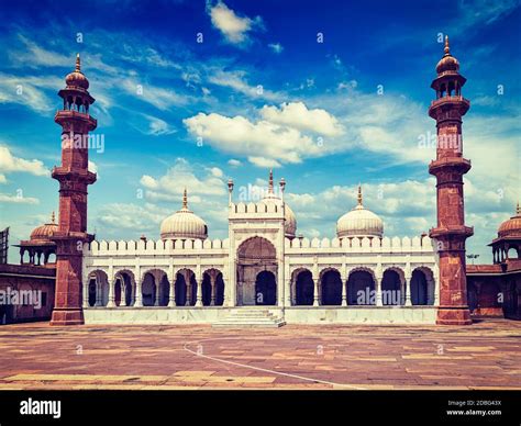 Bhopal moti masjid hi-res stock photography and images - Alamy