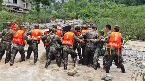 China: Emergency responders called after remote village hit by flooding and landslidesHUB VERT ...