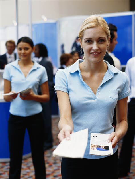 What Is the Difference Between a Marketing Degree and a Communications