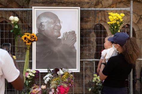 Desmond Tutu South Africas Nobel Peace Winner Dies At 90 Pbs News