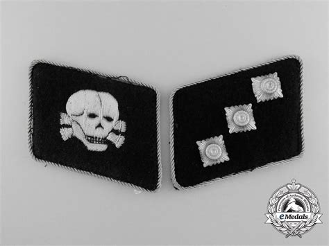 Germany A Set Of 3d Waffen Ss Panzer Division Untersturmführer Collar Emedals