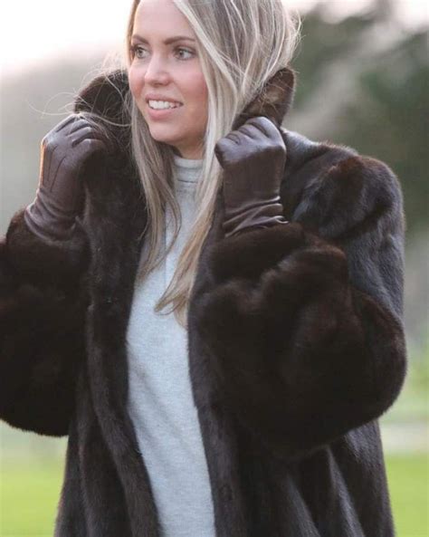 Pin By Ron Vit On Fur Site 356 Mink Fur Coat Fur Coat Leather Gloves