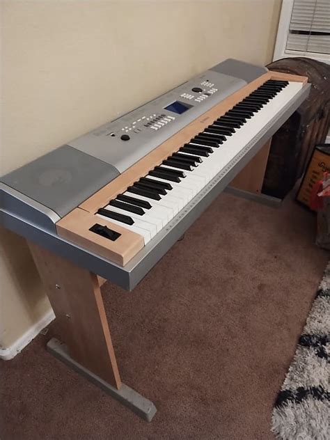 Yamaha DGX-620 2010s - Silver/standard | Reverb
