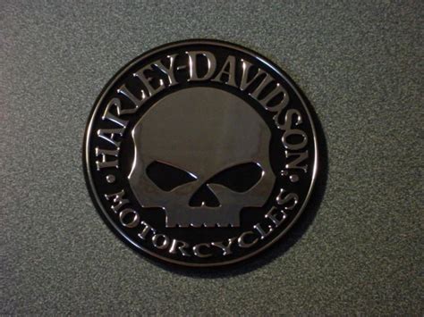 Medallion For Harley Davidson Tank Body Trunk 3D Willie G Skull Chrome