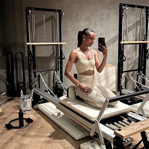 How To Wax Your Own Bikini Line At Home | BEAUTY/crew