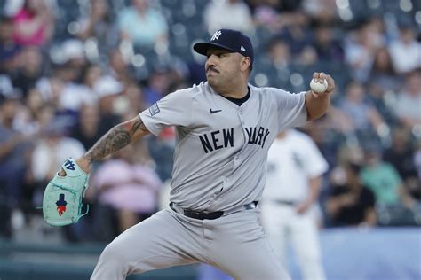 Deadspin Los Yankees suman al lanzador zurdo Néstor Cortés al roster