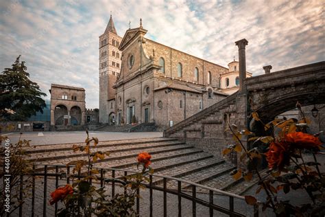 Pope Palace and Cathedral complex in the medieval town of Viterbo Stock ...