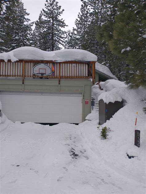 Heres What Recordbreaking Snowfall In The Sierra Looks Like From My