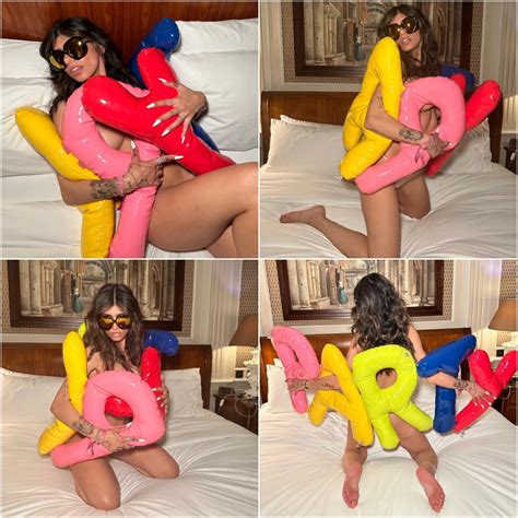 Mia Khalifa Poses Nude On Instagram With Nothing But PARTY Balloons LatestLY