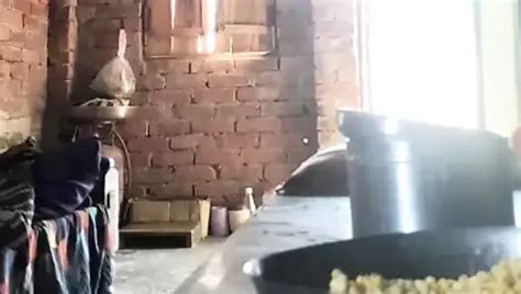 Jag gick in i rummet min styvdotter tittade på Flamengo spelet och jag hade sex med henne