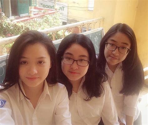Hot girl trường Phan Đình Phùng mừng rỡ trở thành tân sinh viên Ngoại Thương Báo Dân trí