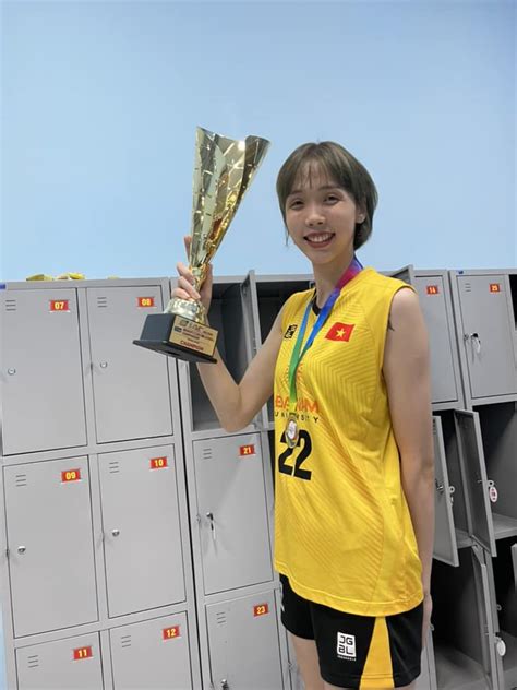 Hot girl bóng chuyền cao nhất Việt Nam thả dáng nuột nà được khen để mặt mộc còn xinh hơn dùng app