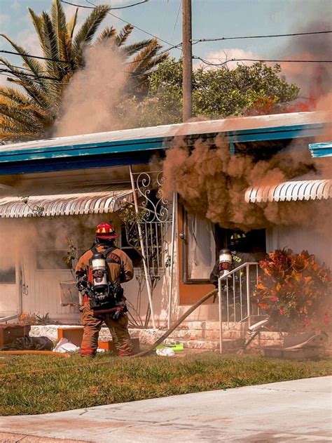 Limpiar tras un incendio consejos y claves S R Técnicas y Servicios