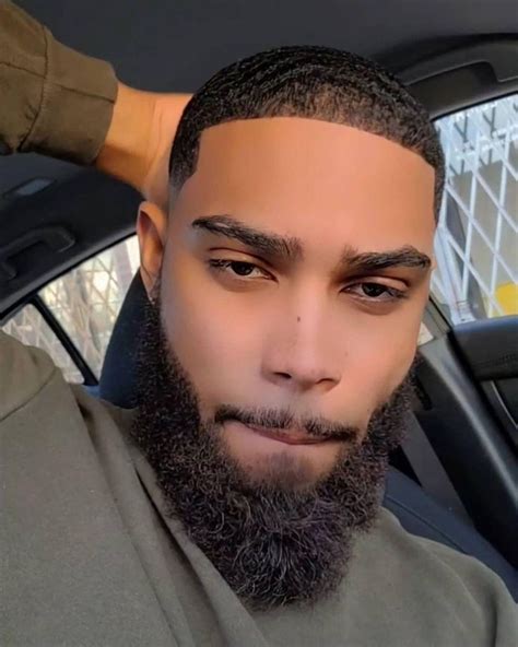 Pin by Bethsaida on Handsome men 🧔🏾‍♂️😘 ️ | Light skin men, Handsome black men, Beard life