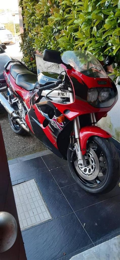 Vendo Suzuki Gsx R D Epoca A Pozzuoli Codice Moto It