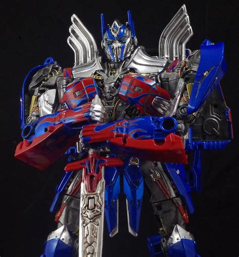 Minor/Repaint: - TLK Voyager Optimus | TFW2005 - The 2005 Boards