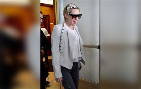 Pregnant Kate Hudson Wears A Teeny Weeny Red Bikini In A New Snap