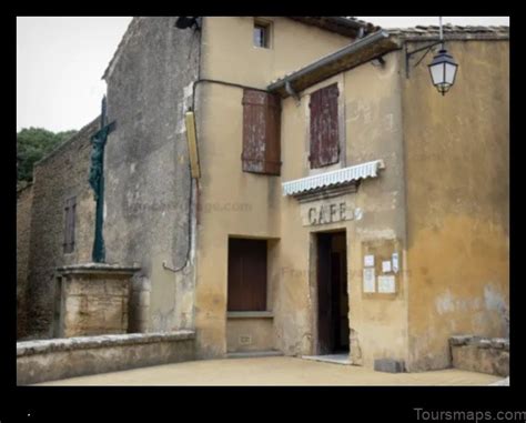 Castillon Du Gard Map A Guide To The Town S Top Attractions ToursMaps