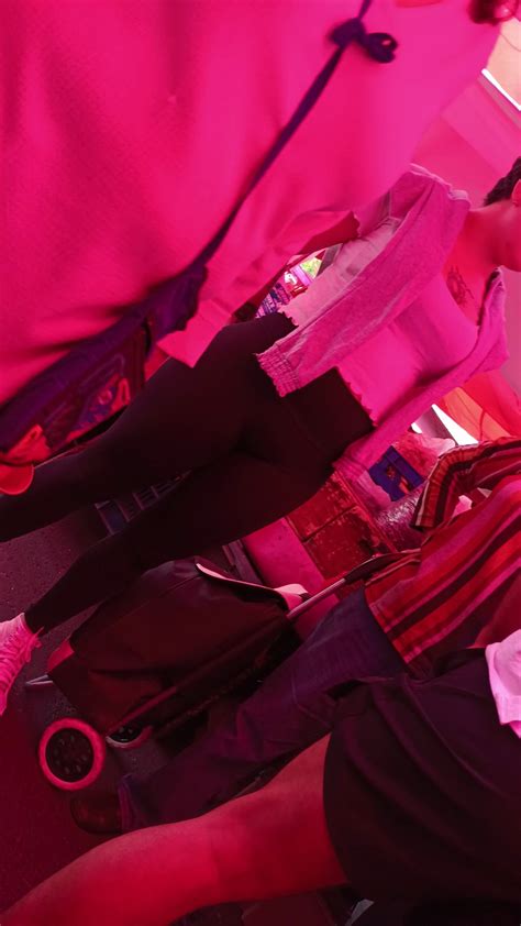 Milf Latina En Leggings Negros Spandex Leggings Yoga Pants Forum