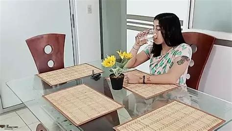 Schöne latina wird von der geilen liam angeheuert um ihre muschi zu ficken und sie mit milch zu