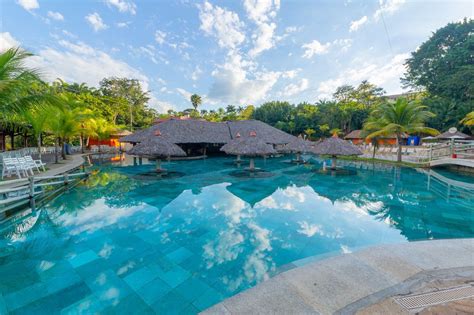 Hot Park Parques Aquáticos AcquaThermas Rio Quente GO