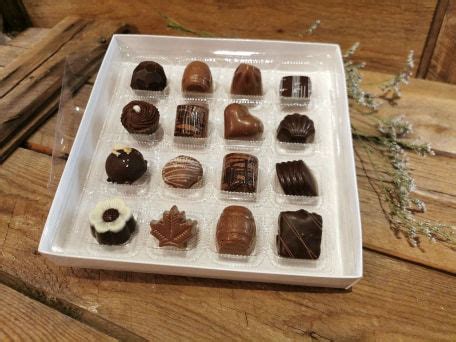 Assortiment De Chocolats Fins Fleurs Choses