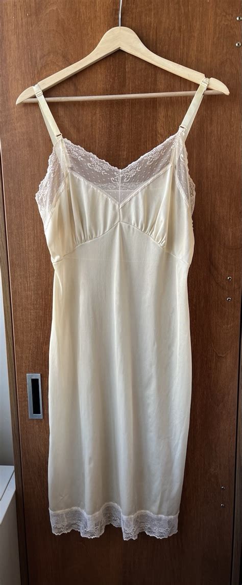 1960s Ivory Nightie Lingerie Gem