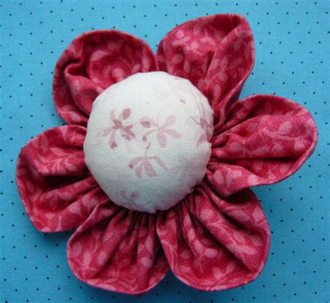 ушки на макушке: Игольница "Цветок"