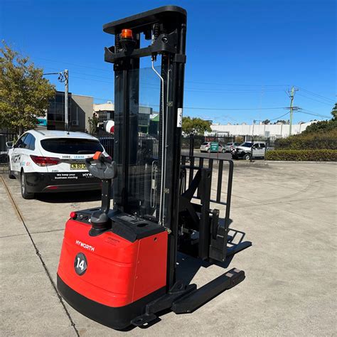 Hyworth T Walkie Reach Stacker Hyworth Forklifts