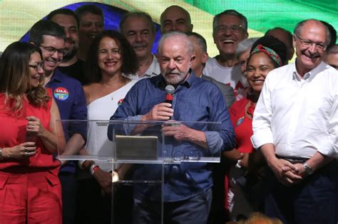 Vitória de Lula sobre Bolsonaro completa um ano Relembre a campanha