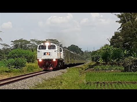 Ngerii Beberapa Kereta Ngebut Parah Kpj Di Jalur Single Track Lurus