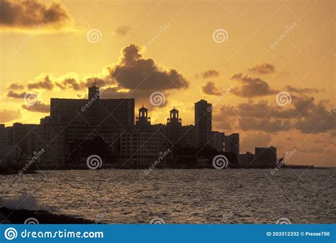 Malecon Road And Hotel Nacional De Cuba National Hotel Of Cuba