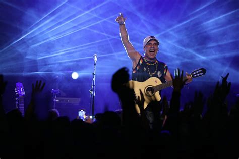 Manu Chao Continúa Cantándole A La Libertad En Su Nuevo álbum