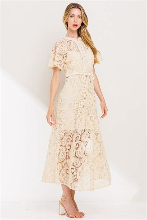 Vestido midi encaje nude Perla Beltrán Beauty Fashion