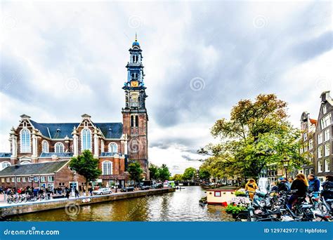 La Iglesia De Westerkerk Con La Torre De Westertoren Vista De Los