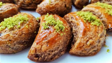 Baklava lezzetinde ay tatlısı CEVİZLİ AY TATLISI kıyır kıyır ay