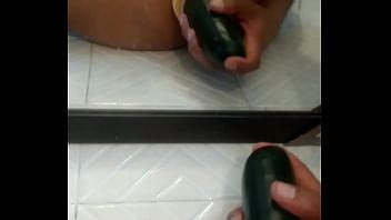 Jugando Con Un Pepino Grande Yo Solo XVIDEOS